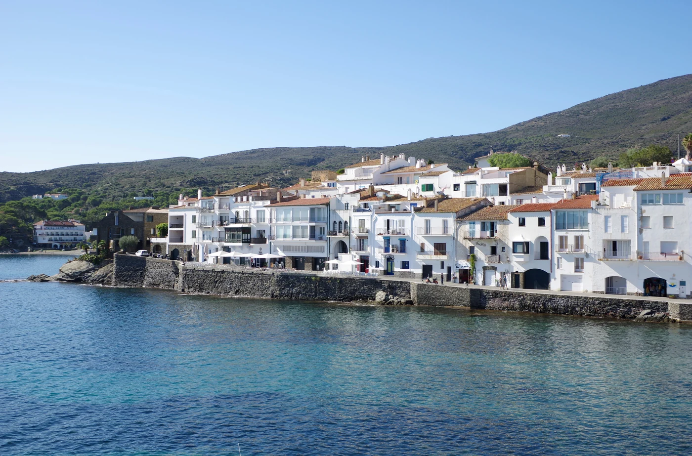 Le village blanc de Cadaqués sur la Costa Brava, en Catalogne espagnole