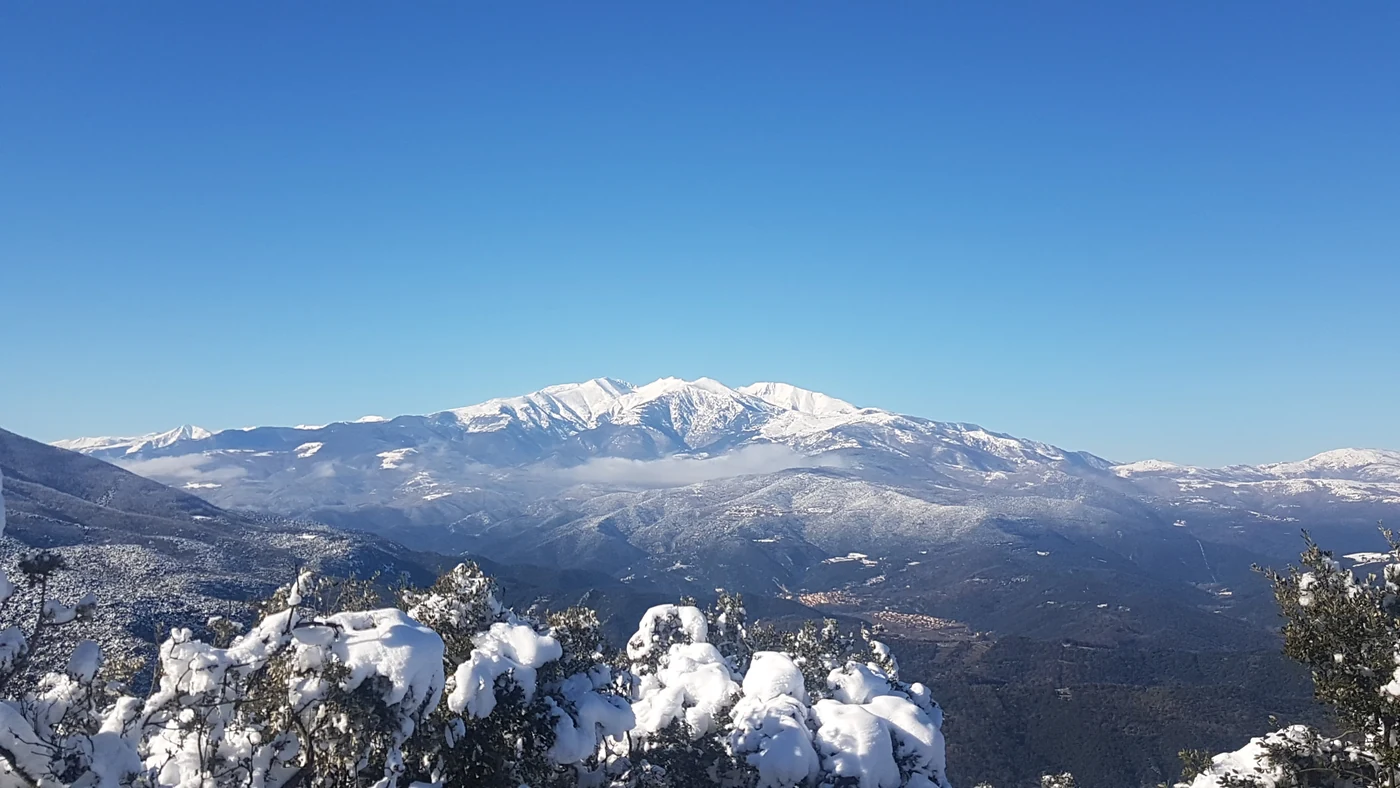 Le massif du Canigó dans les Pyrénées-Orientales